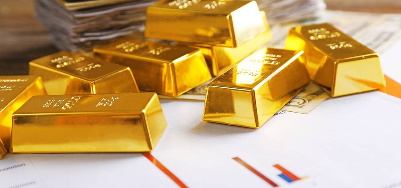 Gold gains more than 1% against the US dollar